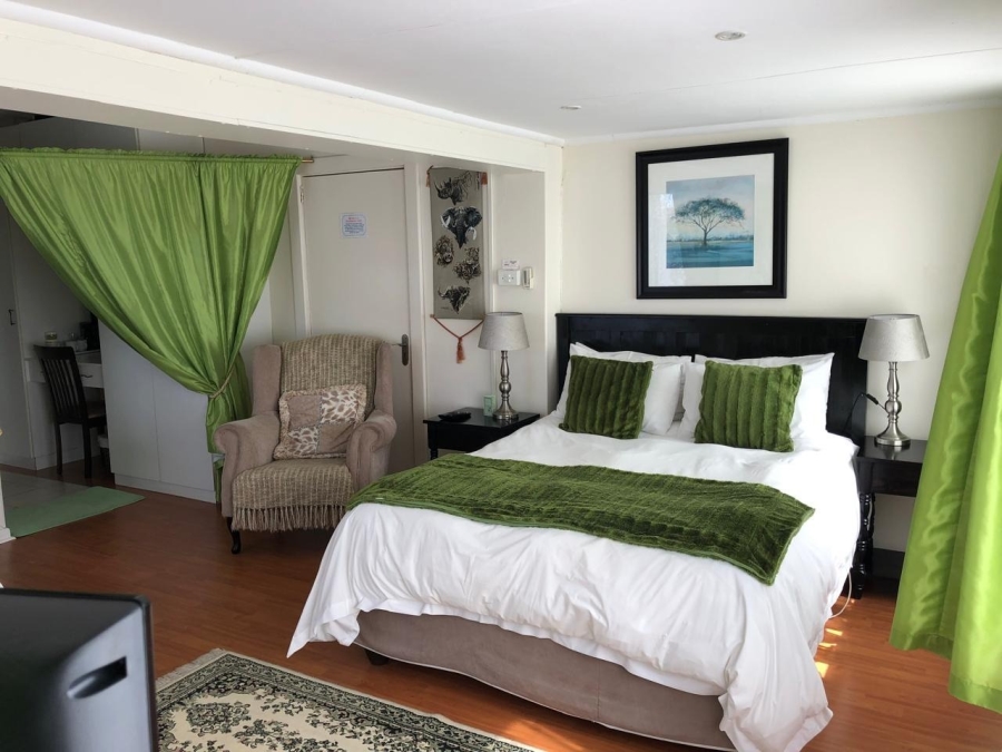 7 Bedroom Property for Sale in Gonubie Eastern Cape